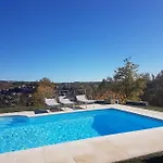 Tiziana Relax And Pool ,wine & Food *