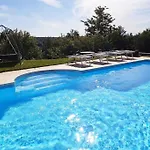 Tiziana Relax And Pool ,wine & Food * Moriondo Torinese