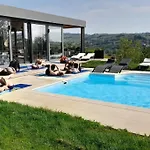 Tiziana Relax And Pool ,wine & Food بيت للعطل *