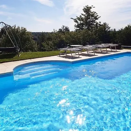 Tiziana Relax And Pool ,wine & Food * Moriondo Torinese