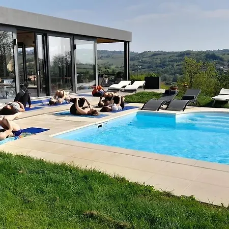 Tiziana Relax And Pool ,wine & Food Holiday home *